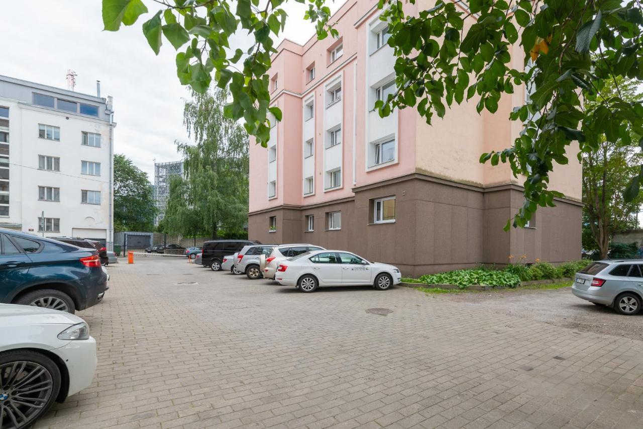 Cozy Stylish Studio Apartment With Free Parking By Centralapartments Tallin Zewnętrze zdjęcie