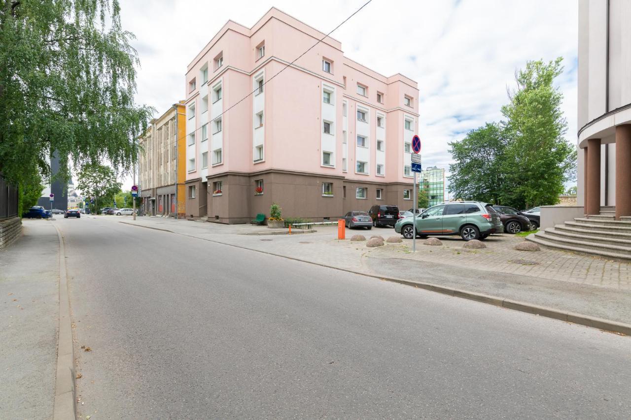 Cozy Stylish Studio Apartment With Free Parking By Centralapartments Tallin Zewnętrze zdjęcie